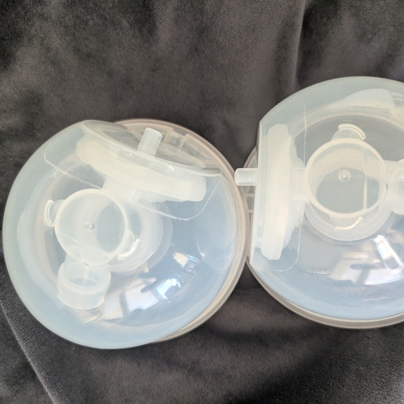 Momcozy Wearable Breast Pump - Gray - Picture 7 of 8